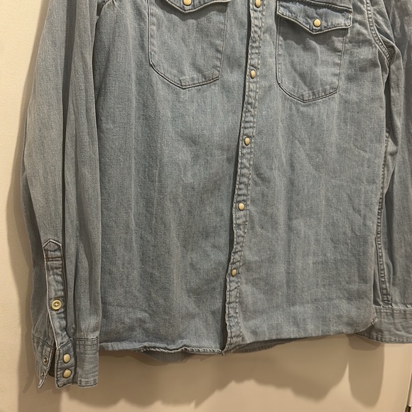 H&M western style denim button up size large. Fit tall slim guys. - Picture 4 of 4